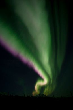Aurora_Borealis_Over_Mount_Fellows_(7957742884)