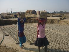 800px-Child_labour_Nepal